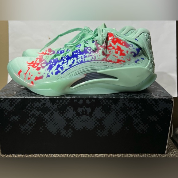 Like New, Size 9 - Jordan Zion 3 Mud, Sweat and Tears with Box - Picture 3 of 15